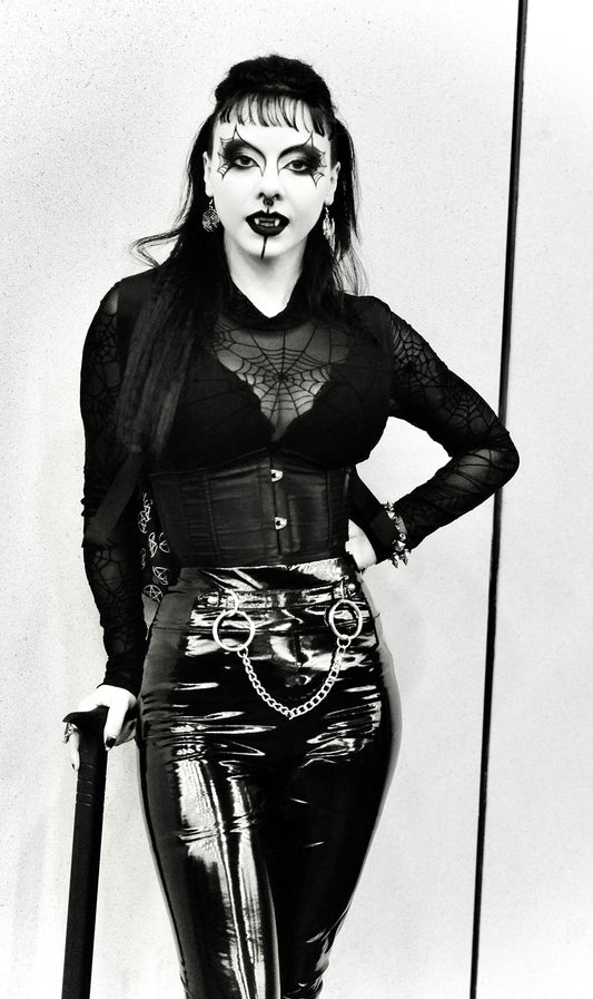 Vampiress in Vinyl